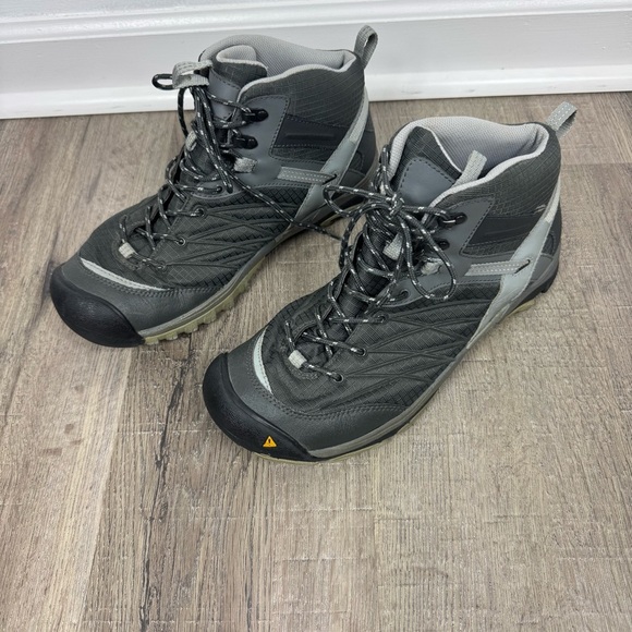 Keen Marshall Mid Hiking Boots Men’s Size 11 Gray waterproof Lace Up Gorpcore - Picture 1 of 12
